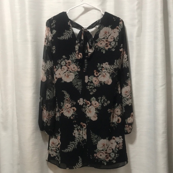 BCBG Bow Tie Back Shift Dress - Picture 3 of 4